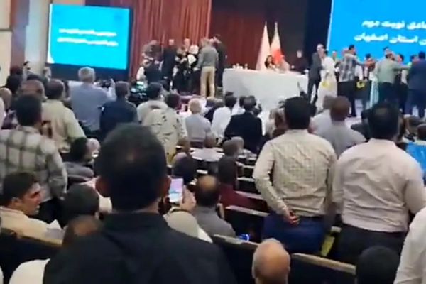 اطلاعیه نظام مهندسی اصفهان درباره ضرب‌وشتم یک زن در جلسه